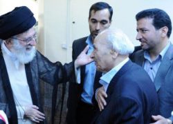 خصوصیت مهم شعر مشفق قرار گرفتن در خدمت اهداف دینی و انقلابی است