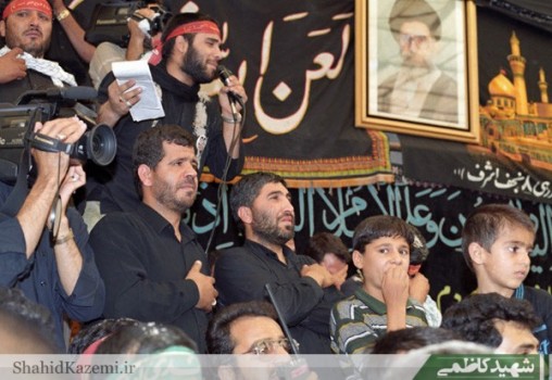 عکس/شهید کاظمی در حال عزاداری