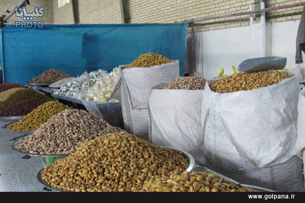 افتتاح نمایشگاه محصولات نوروزی در سالن ۹ دی سپاه گلپایگان