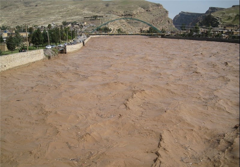 مسدود شدن خیابان‌های شهری بر اثر جاری شدن سیلاب در گلستان/ کودک گرگانی بر اثر آسیب‌دیدگی به بیمارستان منتقل شد